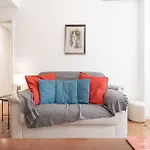 Akicity Ourique Light